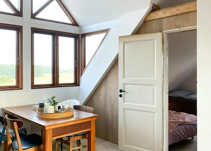 Дом отдыха Charming Summer House On North Langeland